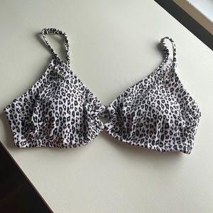 LEOPARD PRINT BIKINI TOP